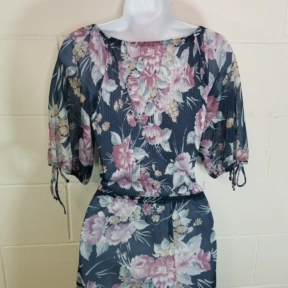 Vtg 70s floral semi sheer pleated dress - Picture 9 of 9